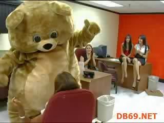 轴 饿 学院 女孩