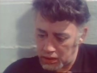 Сексуальна матуся спокушає a людина з манда тертя