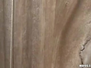 Грудаста секс бомба трахкав по в вуайеріст fellow