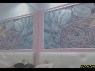 Лесбийки двойка колан с пенис чукане и дупе близане