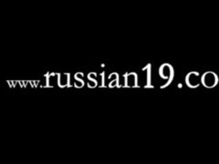 Офис тийн мастурбиране космати влагалище
