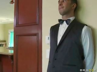 Чудовий хуй проковтування з freaky рот по матуся