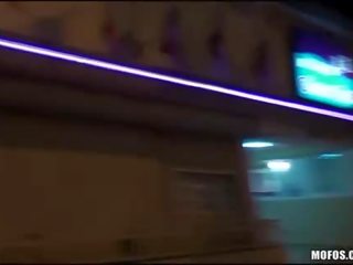 精英 青少年 需要 为 一 骑