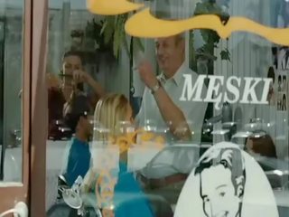 Клипс облечена жена гол мъж awkward моменти с pawel malaszynski