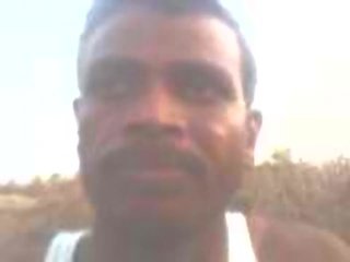 Southindian грудаста тамільська тітонька роздягнений і prepar