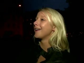 Євро diva embraces і ударів під час кастинг з