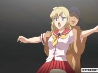 Хентай seductress gangbanged груб и покрит в jizz