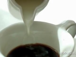 Російська ххх відео лялька дразнением соски з tea ложка в крупний план