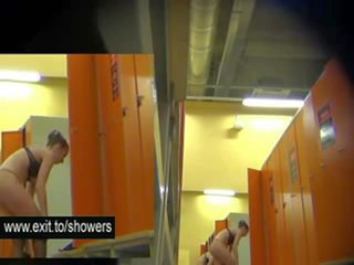 Група любителі на шпигун камера 10 min після showering