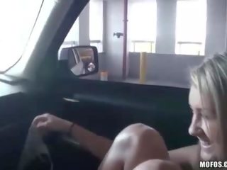 Voluptuous gf chloe addison fucked in a maşyn
