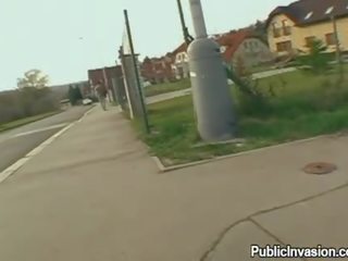 Мила публічний мінет