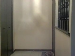 Concupiscent підліток смокче putz з піца delivery хлопець