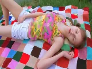 Величезний огірок в мій манда
