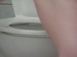 アマチュア play-model. eu isabelle beim pissen gefilmt