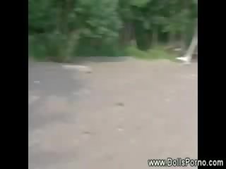 性 引起 模型 吸 董 出 门
