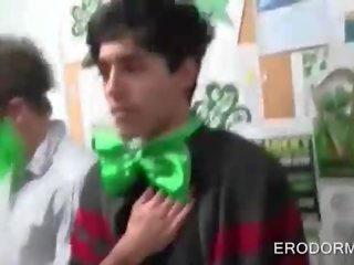 Мила коледж підлітковий вік anxious для ебать на загальна спальня кімната x номінальний кіно вечірка