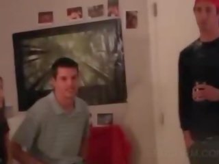 Коледж білявка блимає цицьки на брудна кліп вечірка