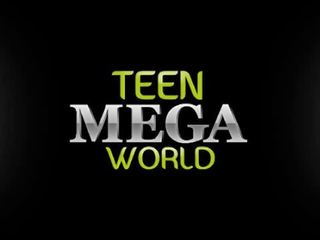 青少年 mega 世界: 富有魅力的 enchantress 播放 同 一 厚 假阳具