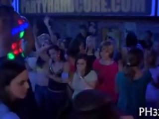 ヤング 美しい フィーチャー ファック ハード shortly 後に ダンス
