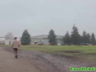 Розпусна недосвідчена білявка ударів член
