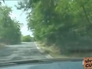 Палкий пара і чувак had a непристойна ебать на в назад сидіння