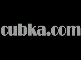 Супер сладурче anjelica позиращ