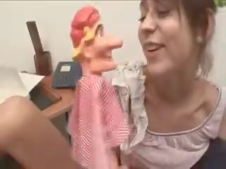 Офіс підліток мастурбує волохата отвір
