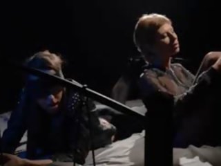 Със завързани очи фатална fatale получава мръсен клипс от каишка на