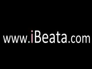 Beatas публічний activities з величезний іграшка