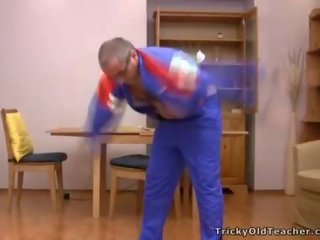 Акуратний зухвала дочка