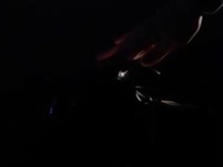 Със завързани очи богиня получава порно от каишка на