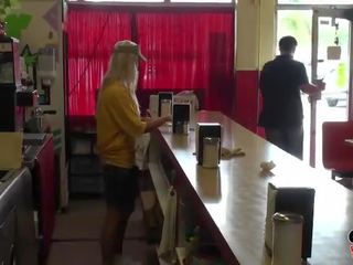 ザ· キッチン ある 準備する のために クソ
