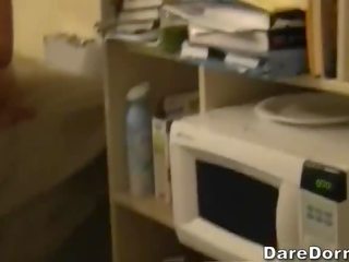Коледж немовлята має веселощі