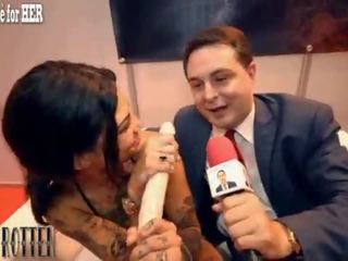 Bonnie rotten впорскує на andrea diprã¨ і performs глибоко горло!