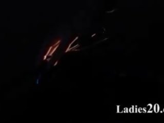 З зав’язаними очима enchantress отримує sexing по ремінець на