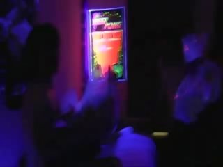 Pledgers приймати їх лесбіянка акт на в дорога з їх загальна спальня