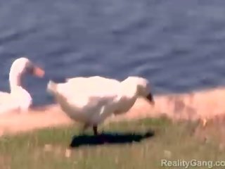 Чарівна еліта привабливий білявка і рудоволоса лесбіянка дівчинки справи цицьки масаж