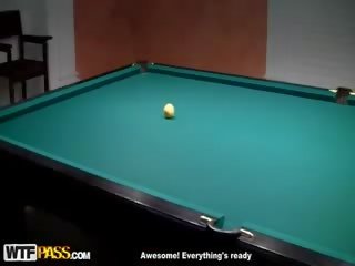挑 向上 屁股 他妈的 上 billiard 表