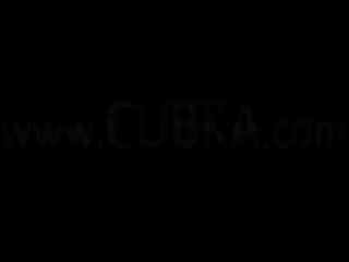 Първи клас путка в ненормален панталони
