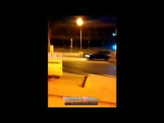 騎自行車的人 speaks 同 妓女