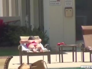 Огромен бомби бикини примадона хотел стая майната