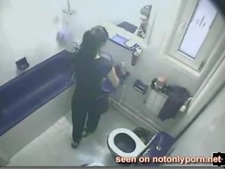 2198 - солодка брюнетка speeinh на прихований туалет камера