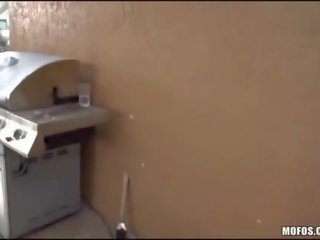 四 青少年 在 一 床