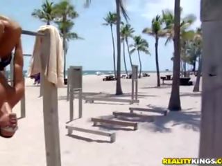 Спорт латинка еббі в stretch він з і отримати putz