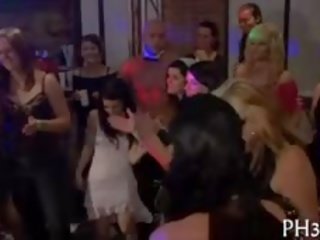 2 рус waiters leaking мутра и чукане един фантазия жена wildly