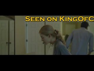 Rosamund pike цицьки і дупа в ххх відео сцени