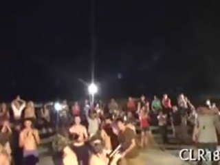 Гладкий пташенята fondle кожен другий