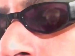 Гаряча для trot білявка отримує трахкав жорсткий обидва в дупа і манда!