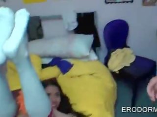 X номінальний кліп ігри на коледж загальна спальня кімната оргія вечірка