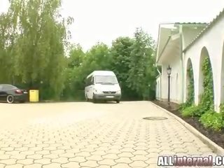 Ники получава а крем пай лечение в тя прецака дупе